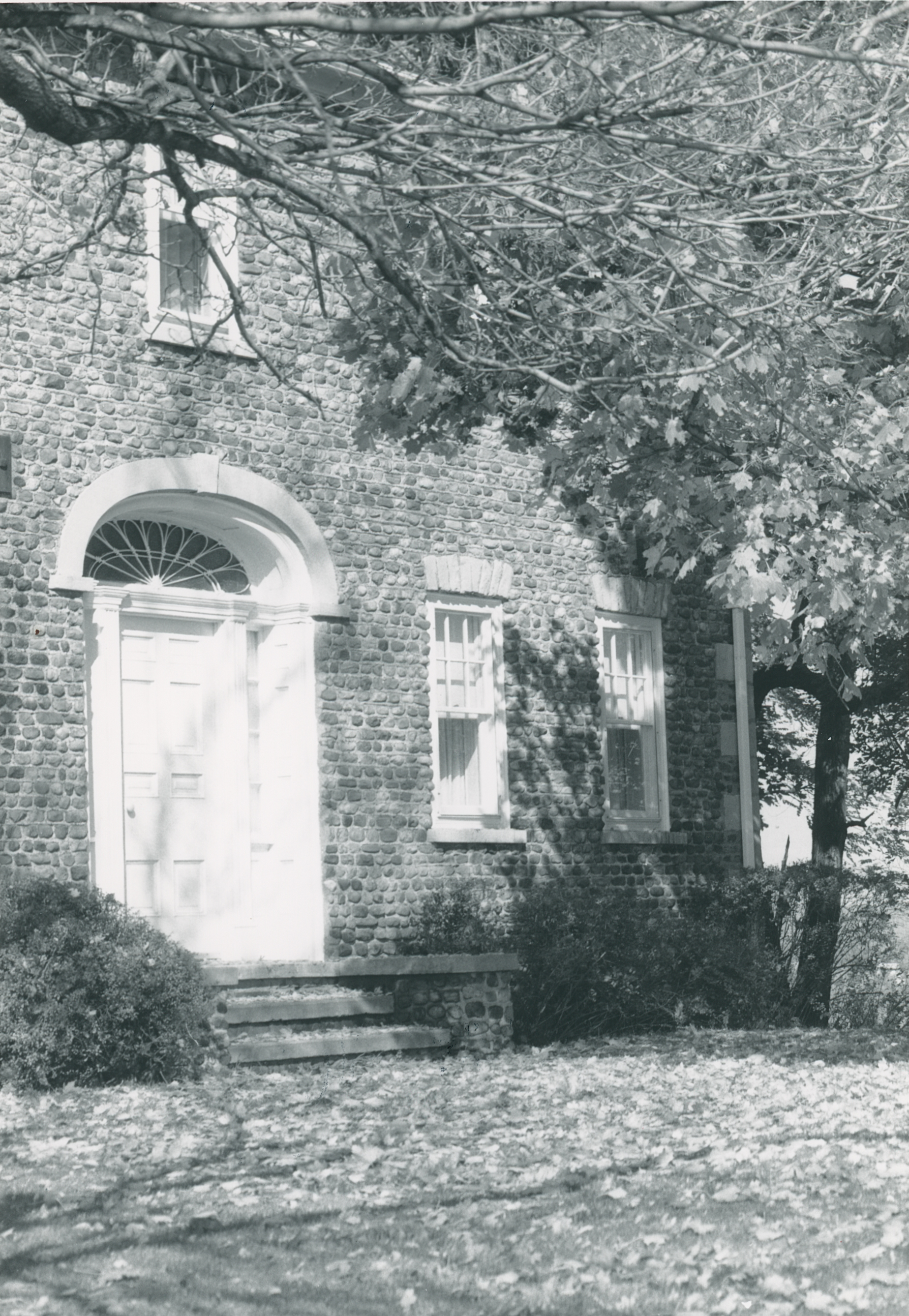 Hen-3 4495 W Henrietta Rd 1